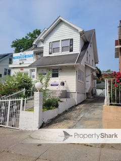 /international/us/8734-169th-street-jamaica-ny-110108491575/
