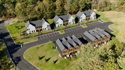 /international/us/17-cedar-bend-boothbay-me-110101073354/