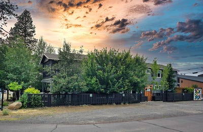 /international/us/255-s-larch-street-sisters-or-110100324735/