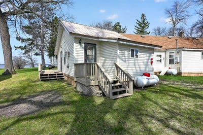 /international/us/-1-lake-st-e-osakis-mn-110107749324/