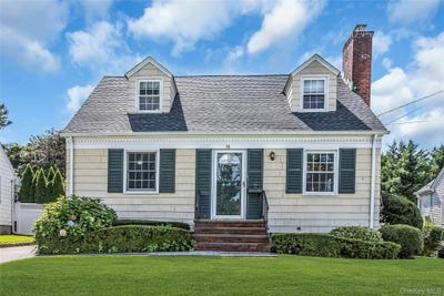 /international/us/26-ridge-drive-manhasset-ny-110110063537/