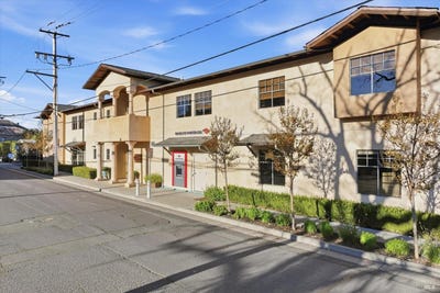 /international/us/1050-adams-street-st-helena-ca-110103973795/