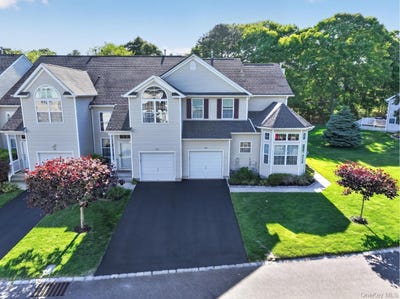 /international/us/235-kettles-lane-medford-ny-110108587295/
