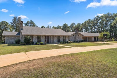 /international/us/1070-county-road-3772-queen-city-tx-110120511751/