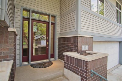 /international/us/12-deer-point-trail-madison-wi-110099339095/