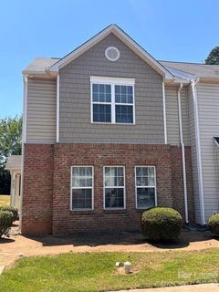 /international/us/9505-drains-bay-court-charlotte-nc-110108122998/