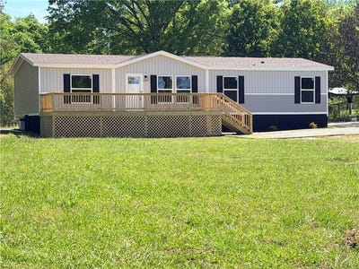 /international/us/522-burton-creekside-road-waterloo-sc-110107586035/