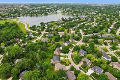 /international/us/2053-nw-135th-street-clive-ia-110108384048/