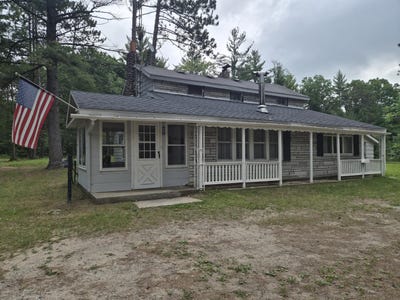/international/us/10831-s-grayling-road-roscommon-mi-110109185862/