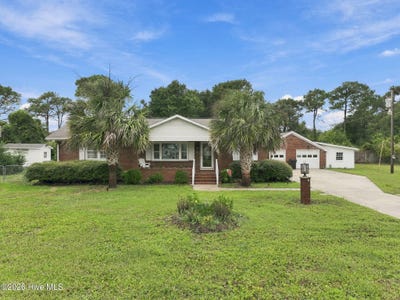 /international/us/123-willis-drive-harkers-island-nc-110110356215/