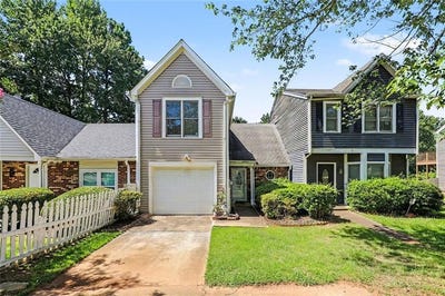 /international/us/384-lakeridge-court-riverdale-ga-110109889926/