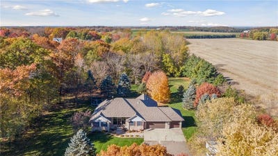 /international/us/582-country-oaks-lane-troy-twp-wi-110106355621/