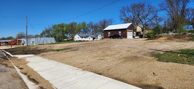 /international/us/209-front-street-w-kiester-mn-110107615364/