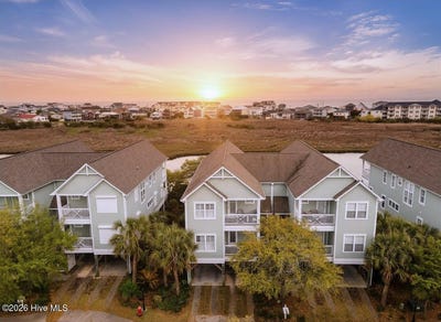 /international/us/204-n-boca-bay-lane-surf-city-nc-110107194760/