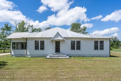 /international/us/73-latimer-st-hazlehurst-ga-110108653282/