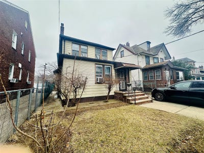 /international/us/46-43-157-st-flushing-ny-110098089409/