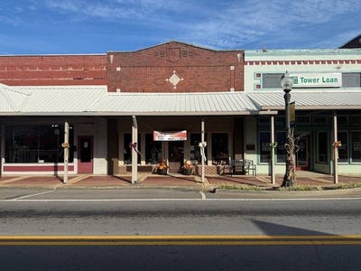 /international/us/127-main-st-hartselle-al-110103198576/