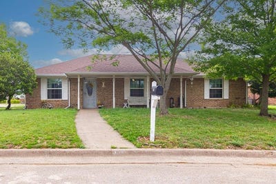 /international/us/304-johnston-boulevard-waxahachie-tx-110108574394/