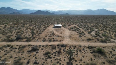 /international/us/14176-s-nash-rd-yucca-az-110103115655/