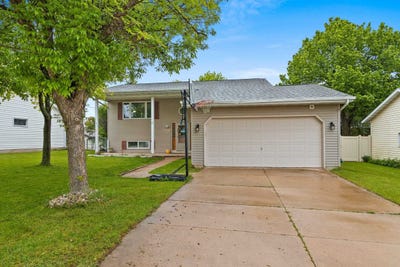 /international/us/1330-pinehurst-lane-neenah-wi-110099830614/