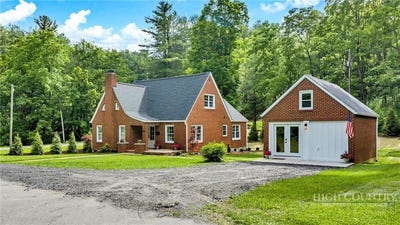 /international/us/114-speaks-road-west-jefferson-nc-110109088621/