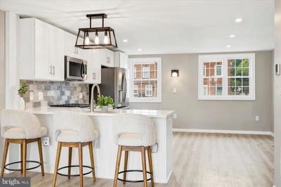 /international/us/925-maple-avenue-glenolden-pa-110108352463/