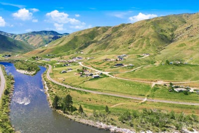 /international/us/25-river-ridge-court-horseshoe-bend-id-110106735980/
