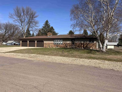 /international/us/304-w-indiana-avenue-george-ia-110106816422/