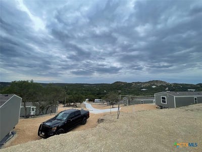 /international/us/377-buck-trail-canyon-lake-tx-110108495864/