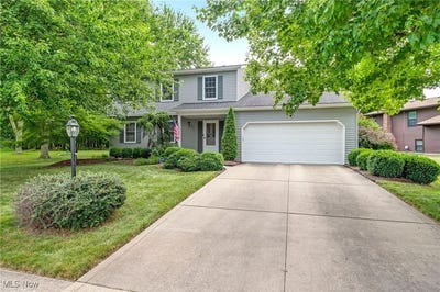 /international/us/15033-wilmington-drive-strongsville-oh-110101089651/