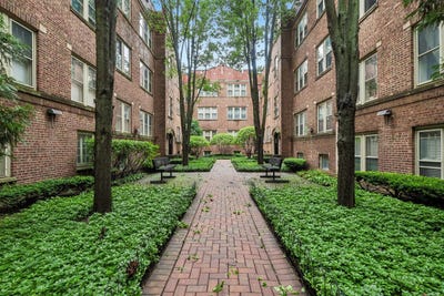 /international/us/221-n-oak-park-avenue-oak-park-il-110109829806/