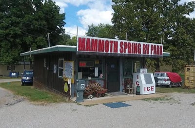 /international/us/107-us-63-mammoth-spring-ar-110101953828/
