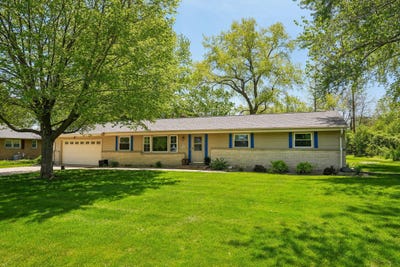 /international/us/n50w17803-greenview-ave-menomonee-falls-wi-110108143921/