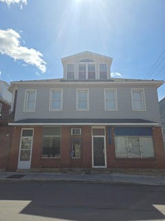 /international/us/8-s-broadway-frostburg-md-110108497614/