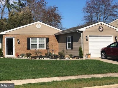 /international/us/9-narberth-southampton-nj-110108175393/