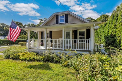 /international/us/33-oakwood-avenue-falmouth-ma-110102622914/