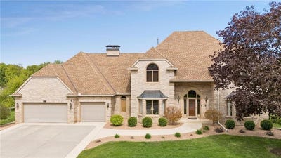 /international/us/11824-welters-way-eden-prairie-mn-110105728891/