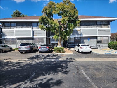 /international/us/960-w-17th-santa-ana-ca-110104215258/