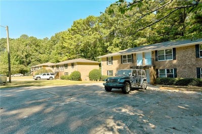 /international/us/559-evergreen-terrace-forest-park-ga-110097862458/
