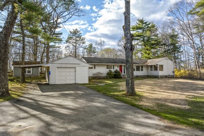 /international/us/447-wiscasset-road-boothbay-me-110107951672/