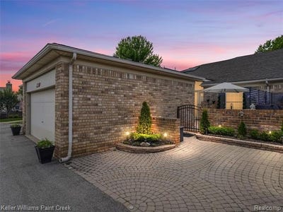 /international/us/50311-highpoint-court-macomb-twp-mi-110108902678/