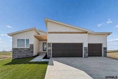 /international/us/10906-south-222-street-gretna-ne-110107231699/