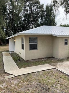 /international/us/402-s-14th-street-fort-pierce-fl-110107667235/