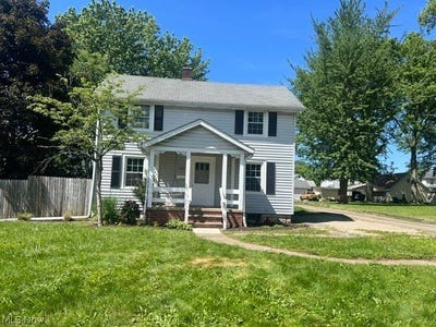 /international/us/140-south-street-nw-navarre-oh-110108478256/