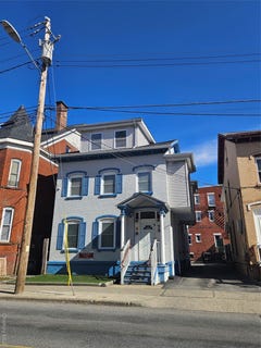 /international/us/79-academy-street-poughkeepsie-ny-110108963119/