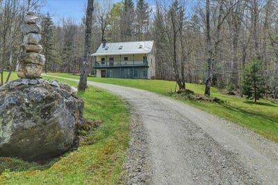 /international/us/36-hubbard-road-waterville-vt-110107855841/