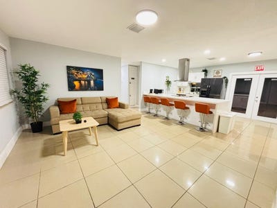 /international/us/2010-ne-1st-avenue-pompano-beach-fl-110106438658/