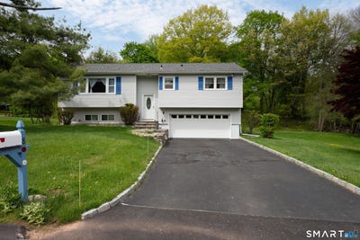 /international/us/8-mendes-road-danbury-ct-110108057836/
