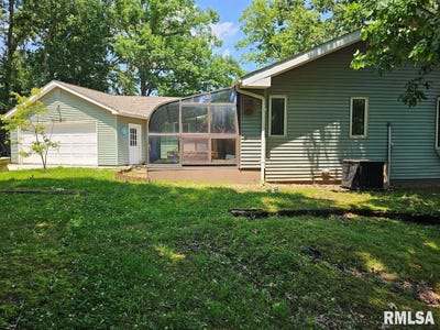 /international/us/12862-winnebago-drive-plainview-il-110100091058/