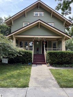 /international/us/625-gratiot-avenue-alma-mi-110101050752/